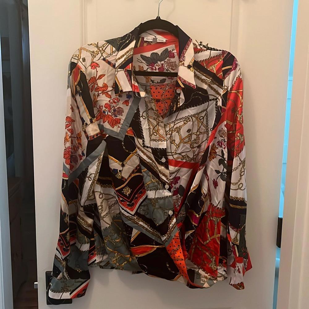❤️ 6 for 20 ❤️ See and Be Seen Drape Hem Shirt size L